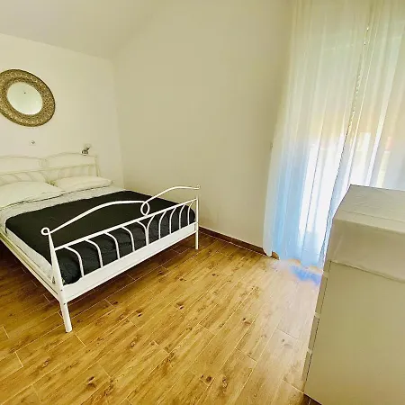 Apartment Eden